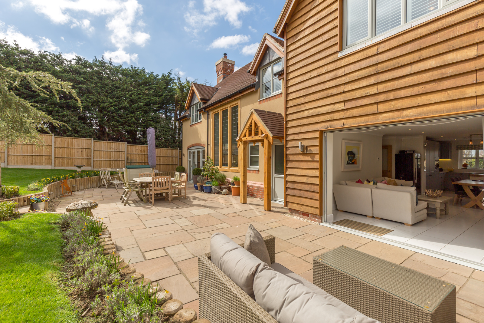 5 Bedroom Detached House Sold in StratforduponAvon, CV37