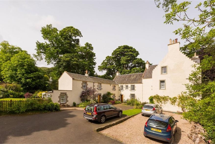 2 Bedroom Farm House Sold in Edinburgh, EH10