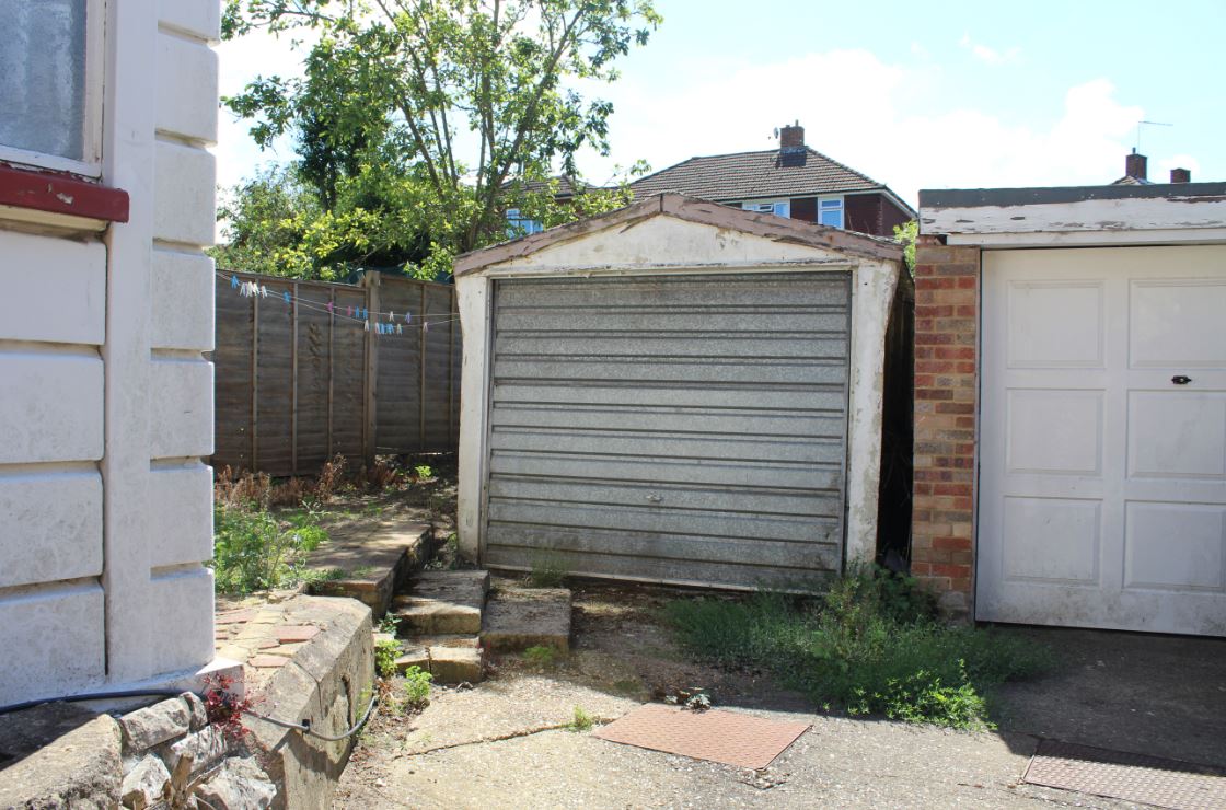 3 Bedroom SemiDetached House Sold in Orpington, BR6