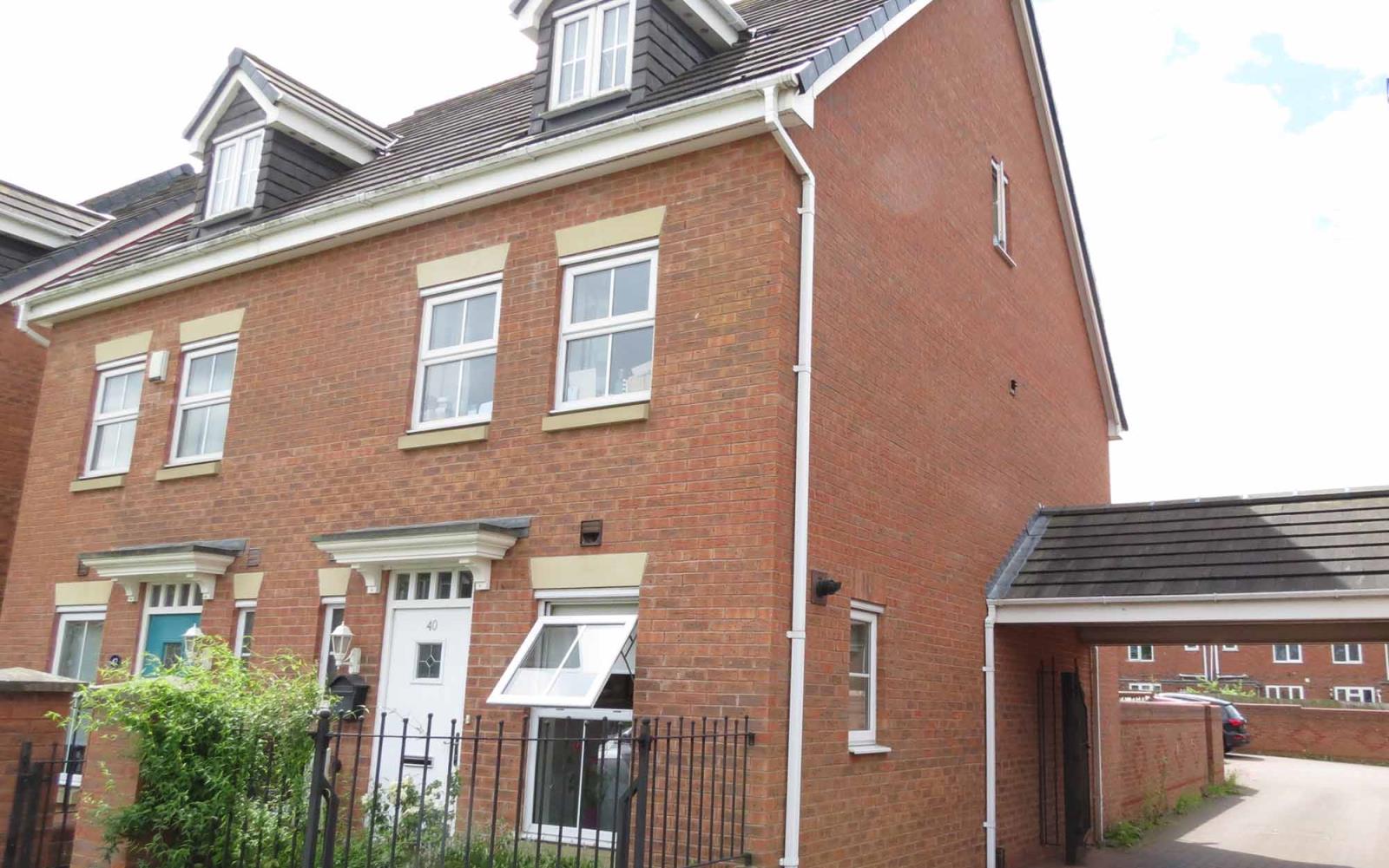 3 Bedroom SemiDetached House Sold in Wolverhampton, WV10