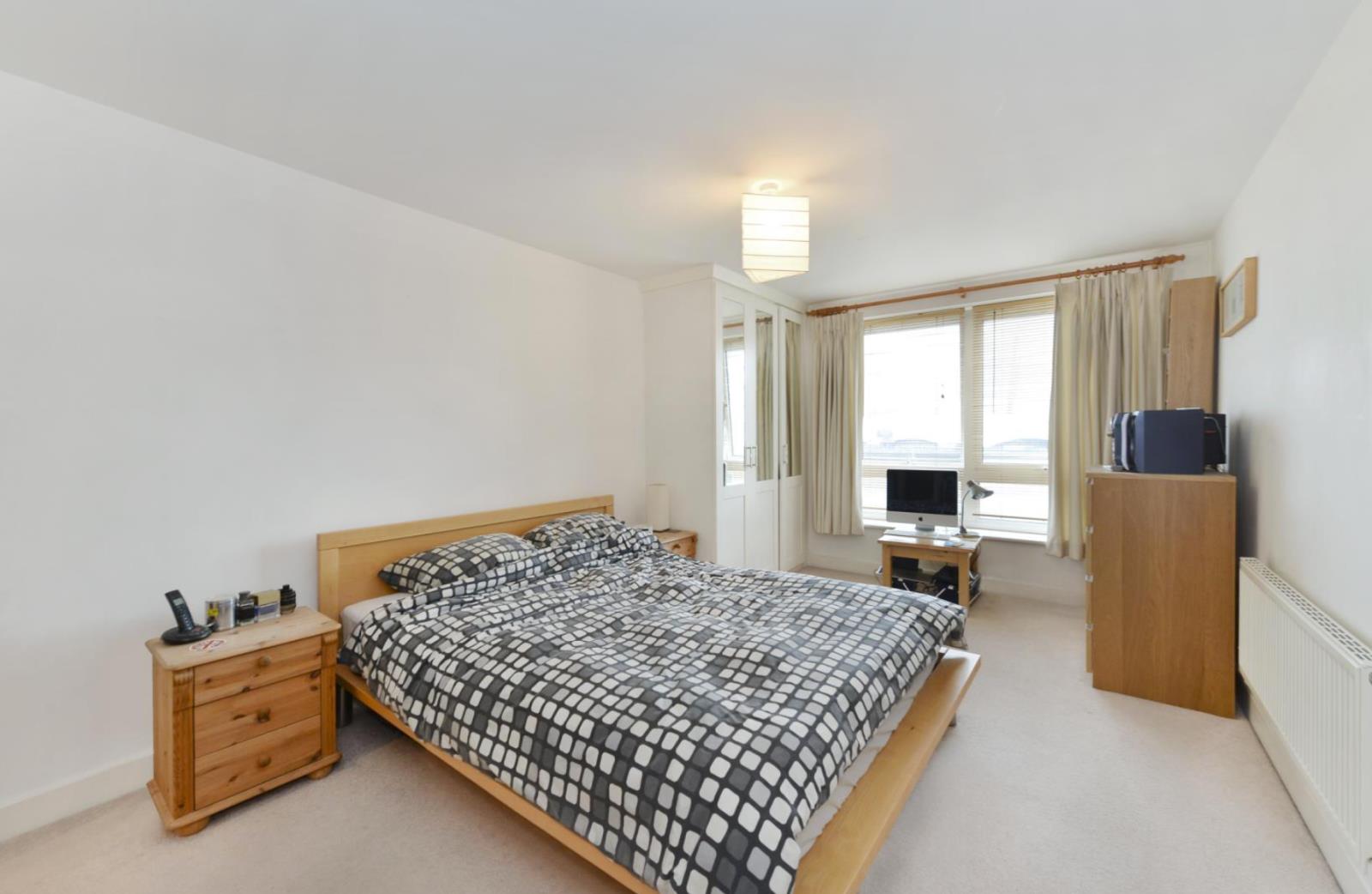 2 Bedroom Flat Sold in London, E14
