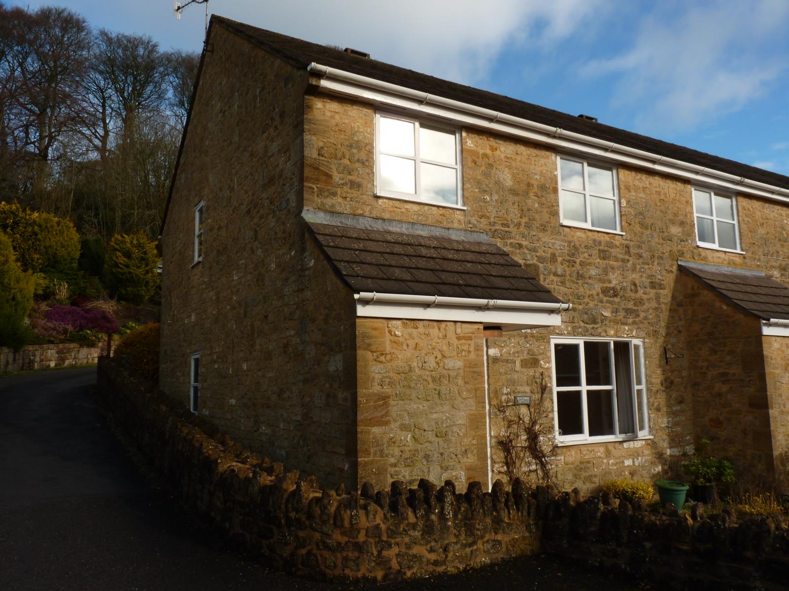 3 Bedroom End Terraced House Let in CREWKERNE, TA18