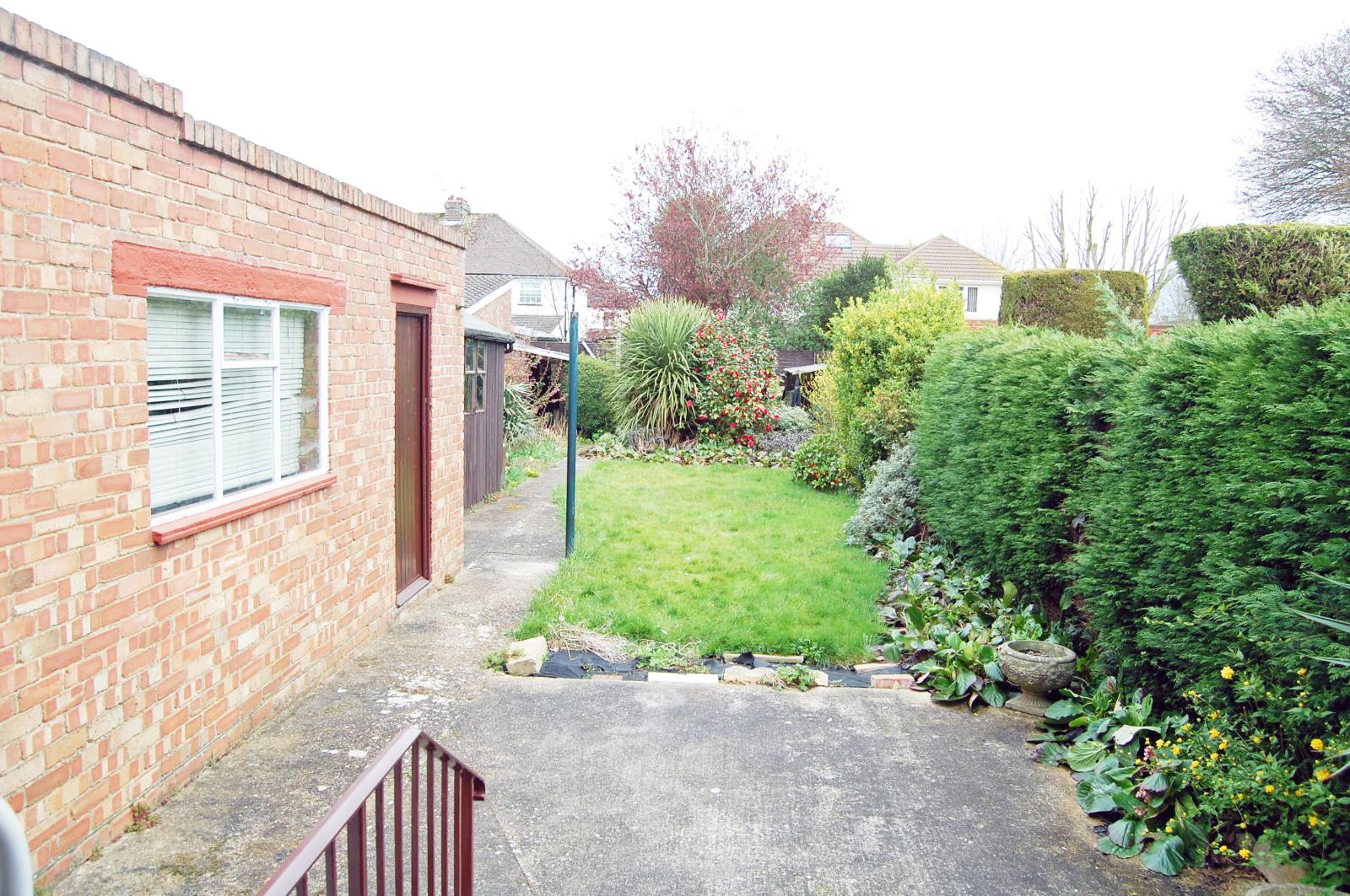 3 Bedroom SemiDetached House Let in Slough, SL1
