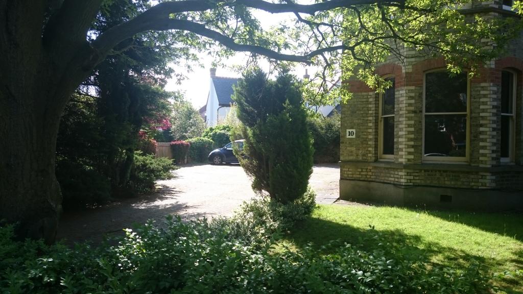 1 Bedroom Ground Floor Flat Let in Surbiton, KT5