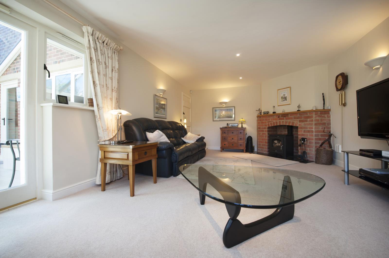 4 Bedroom End Terraced House Sold in StratforduponAvon, CV37