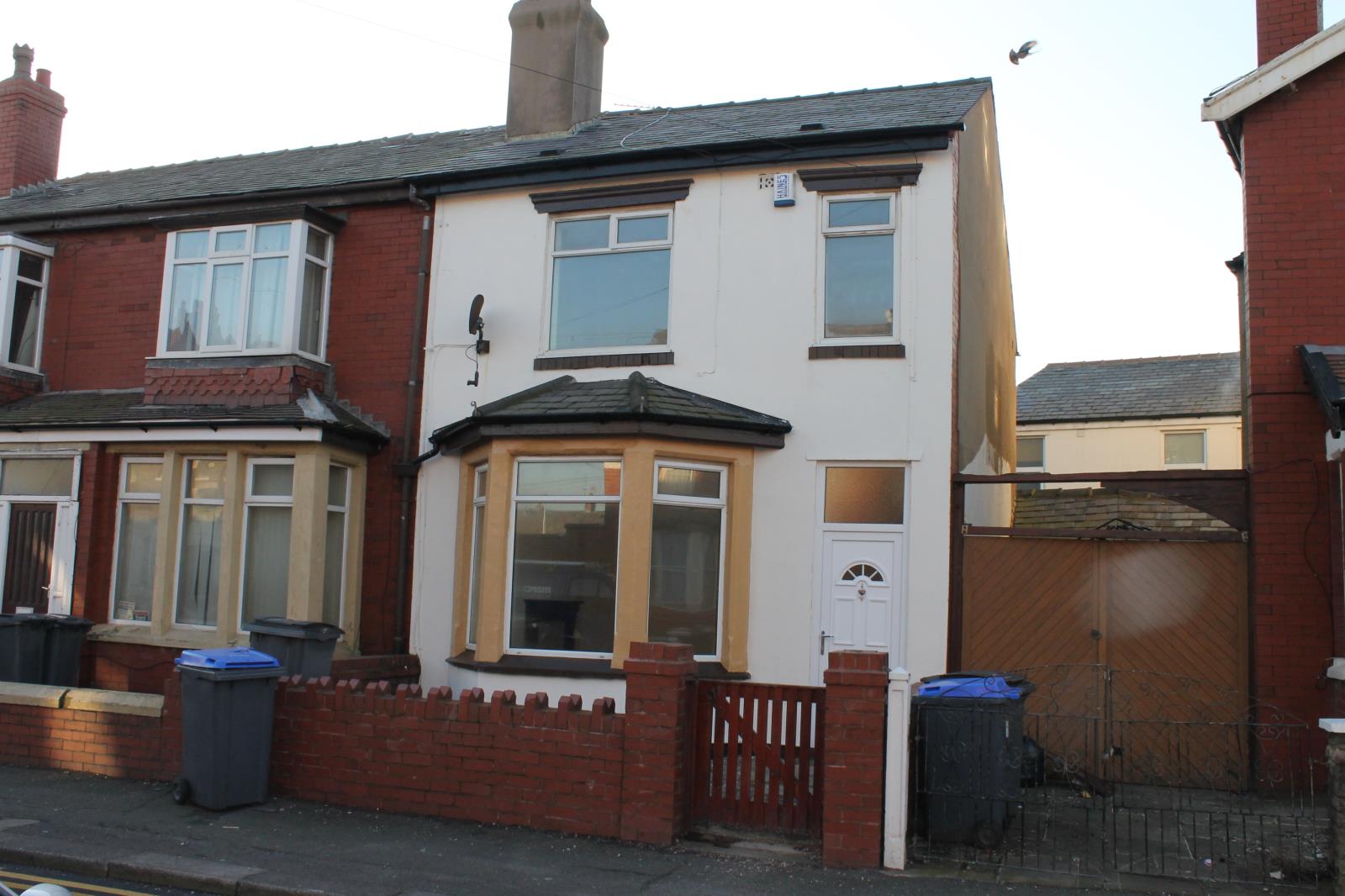 3 Bedroom End Terraced House Let in Blackpool, FY1