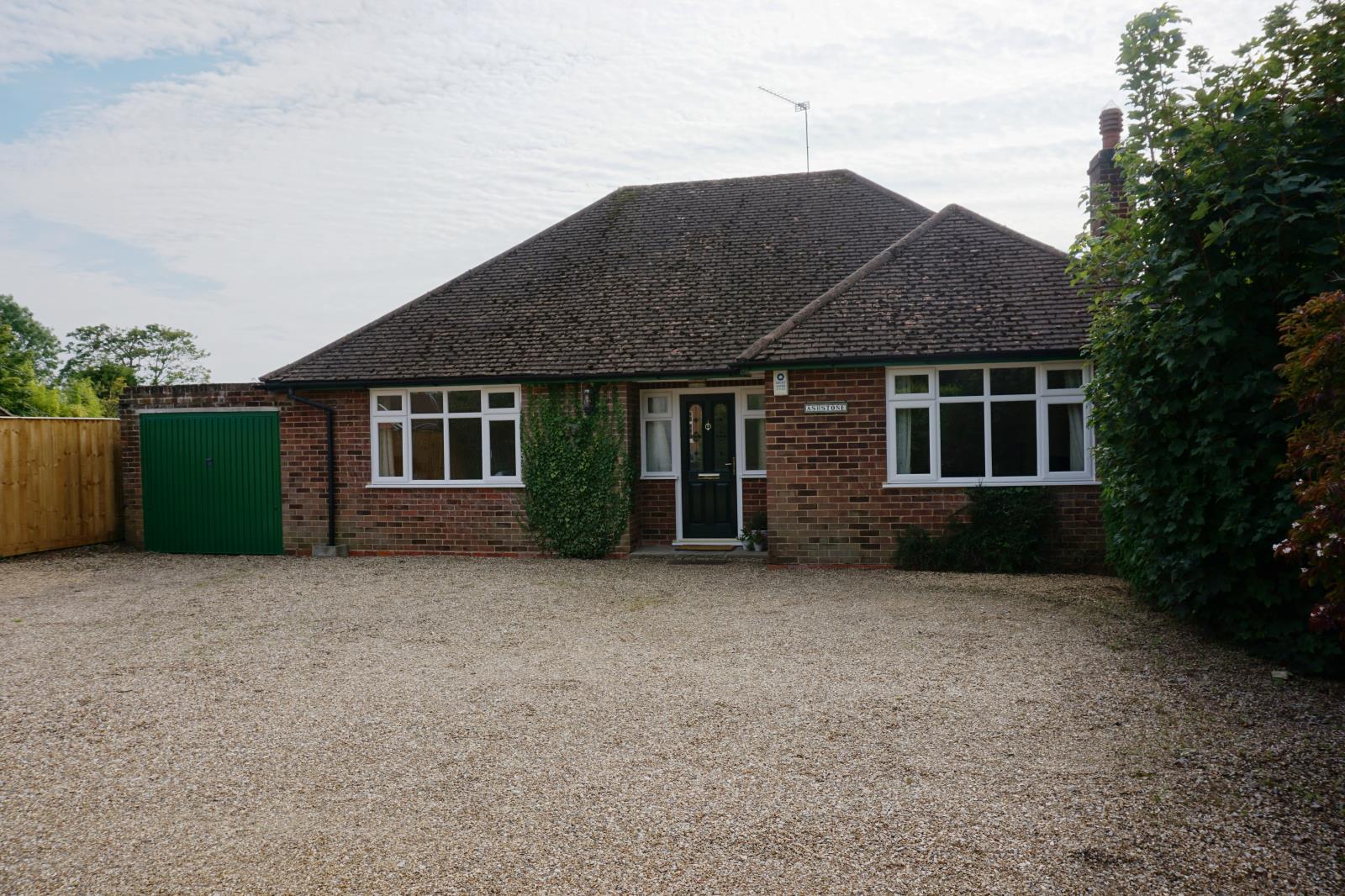 3 Bedroom Detached Bungalow Let in Windsor, SL4