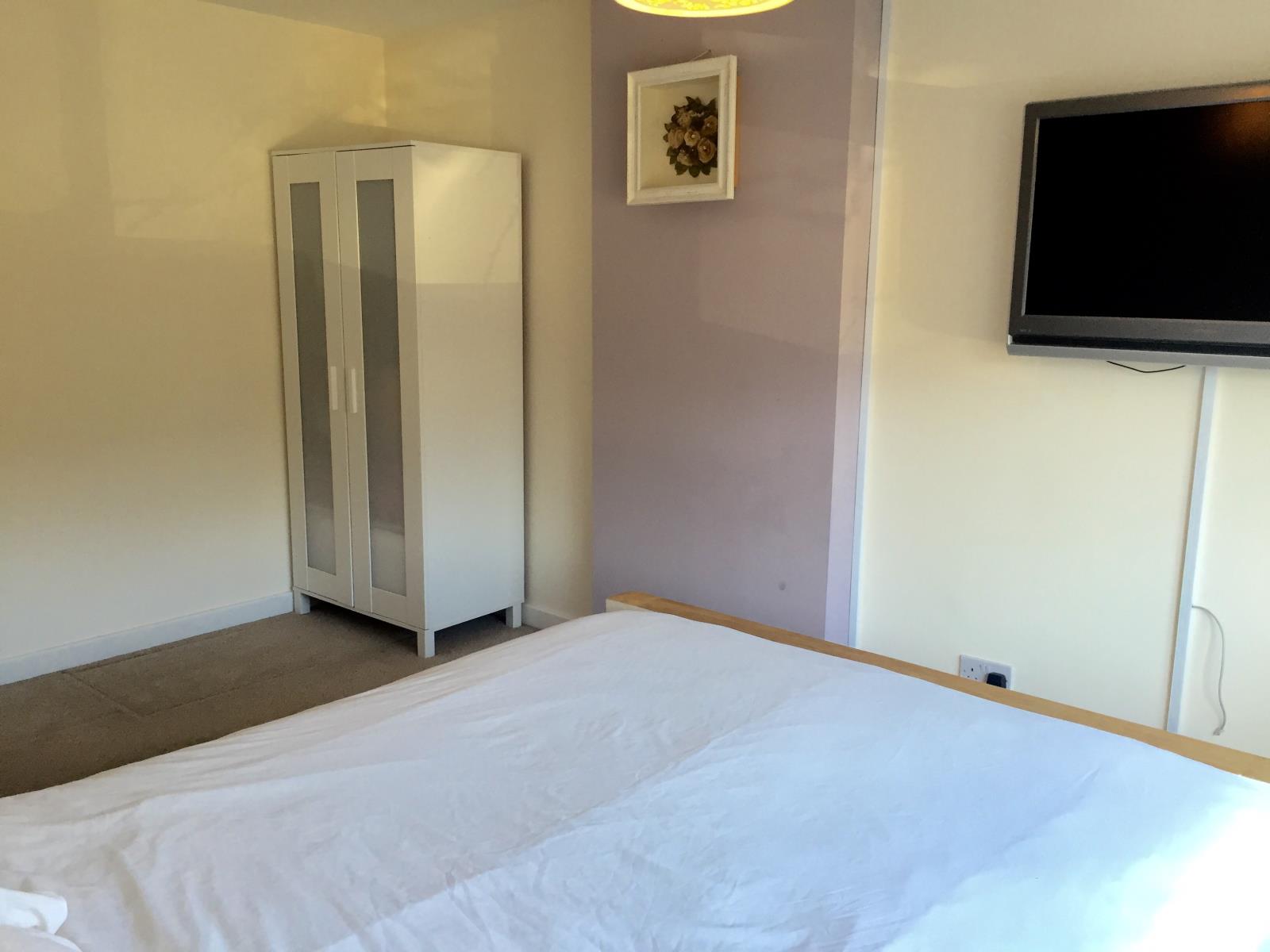 3 Bedroom SemiDetached House Let in Luton, LU2