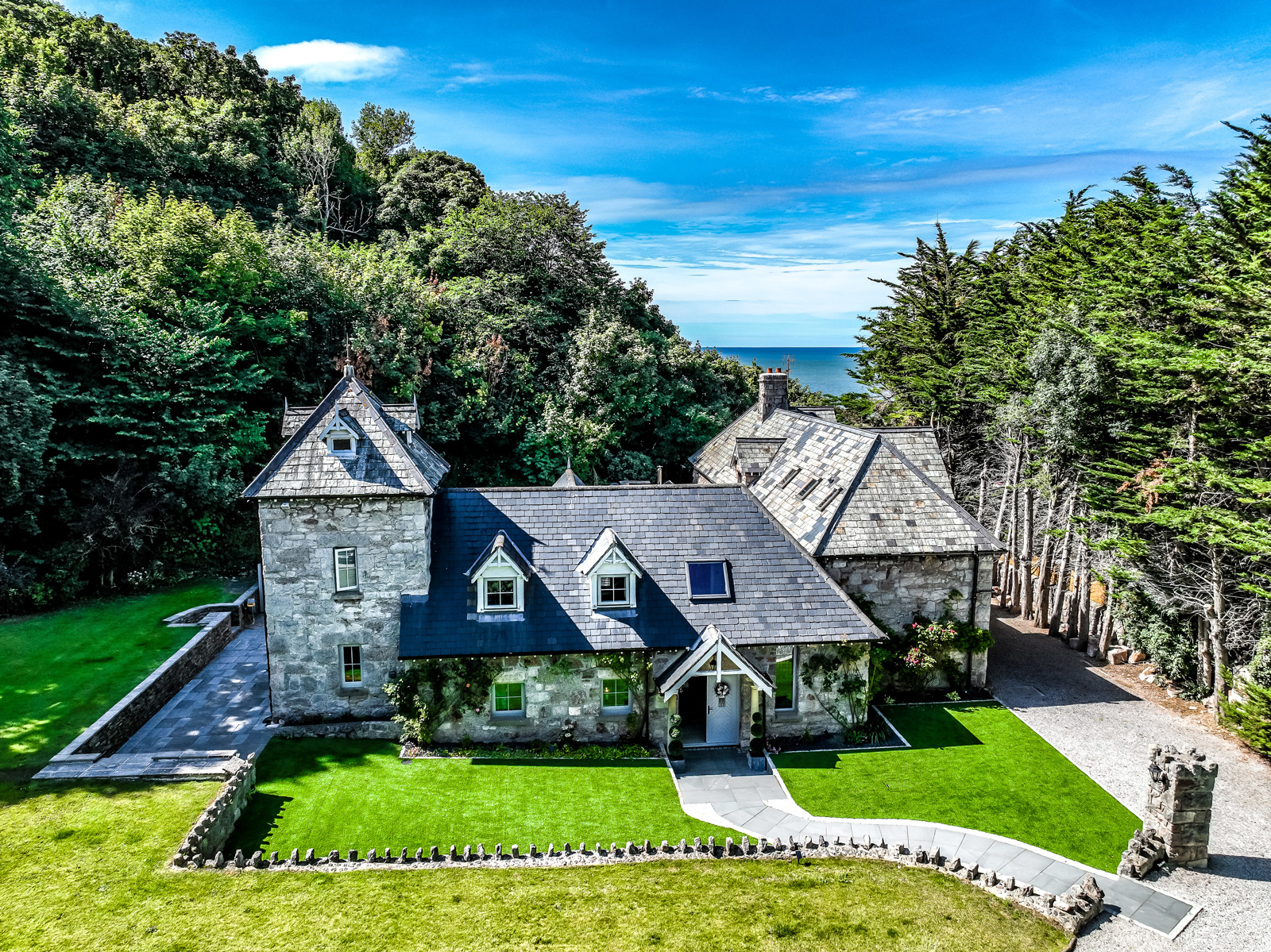 4 Bedroom Detached House Sold in Llandudno, LL30