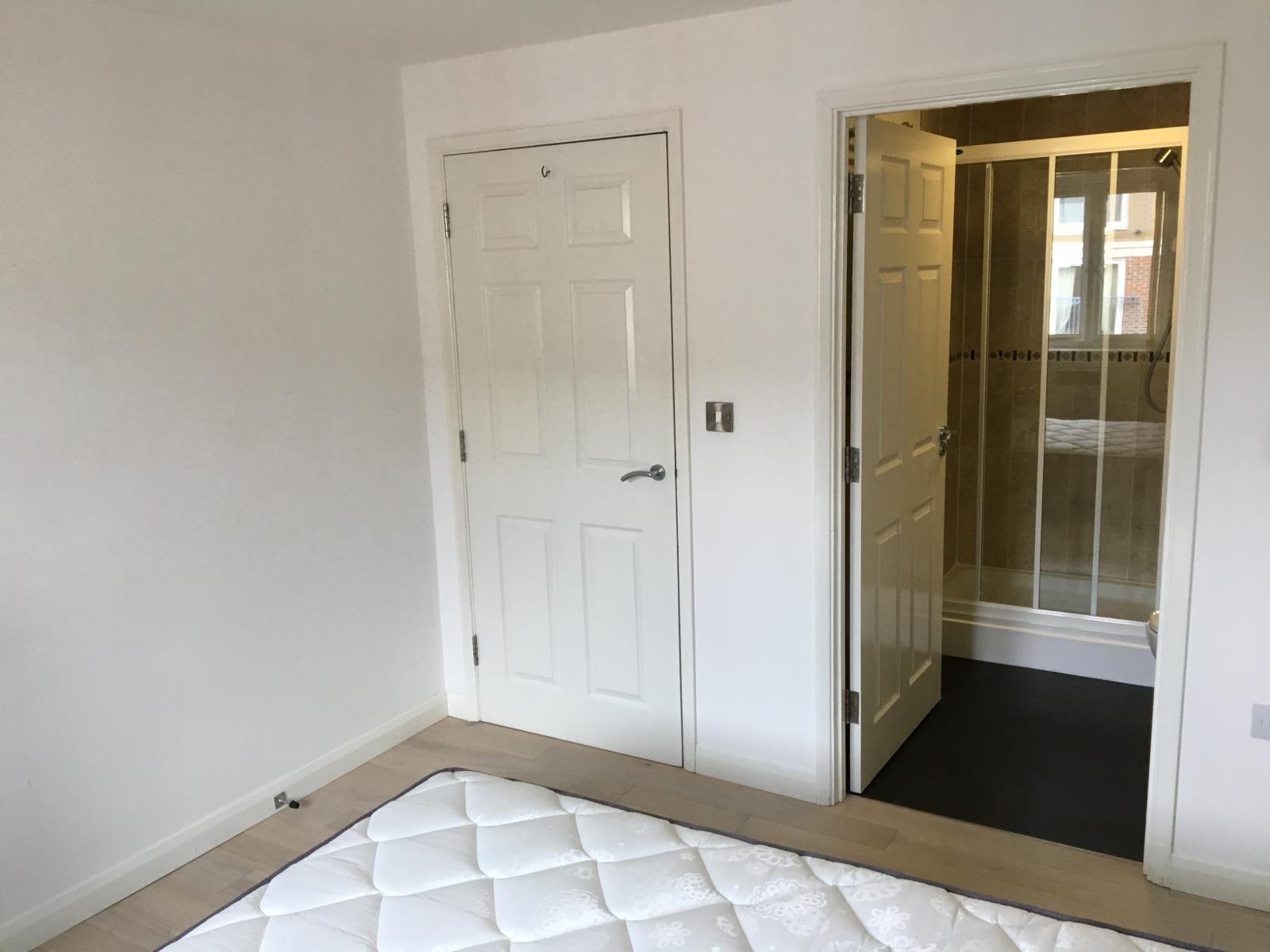 2 Bedroom Flat Let in Farnborough, GU14