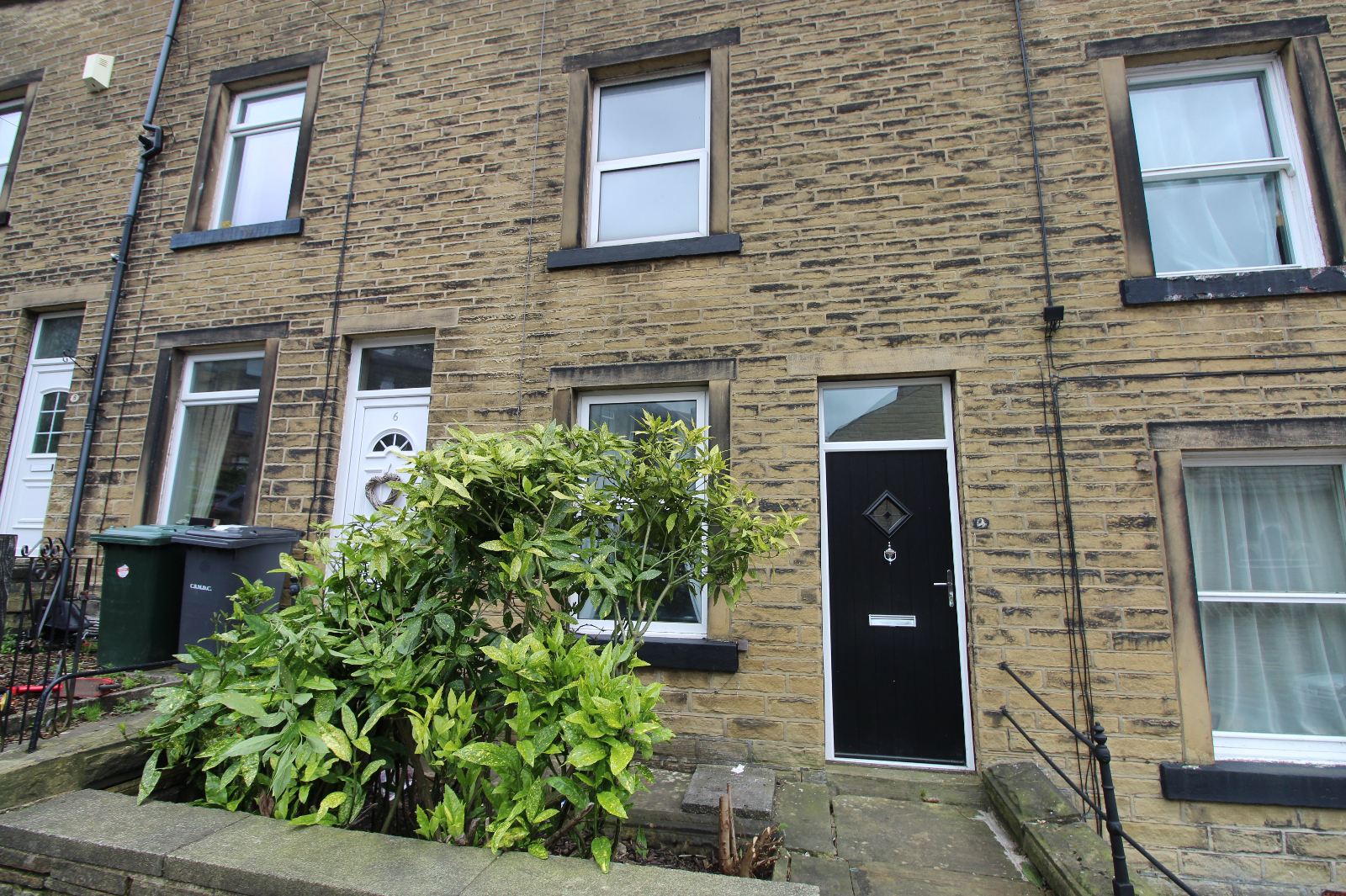 3 Bedroom Terraced House Sold in Bingley, BD16