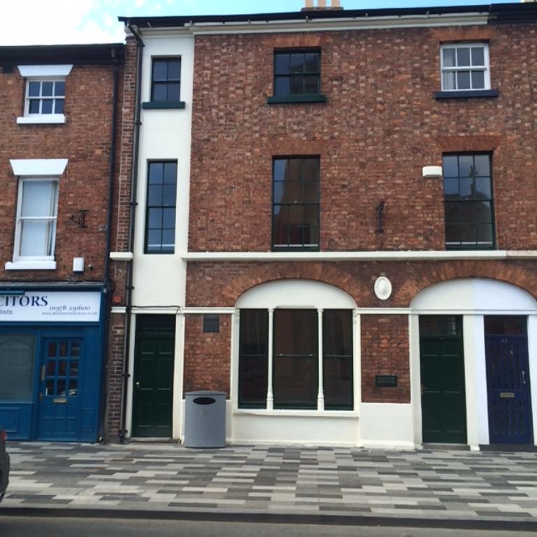 1 Bedroom Flat Let in Wrexham, LL11