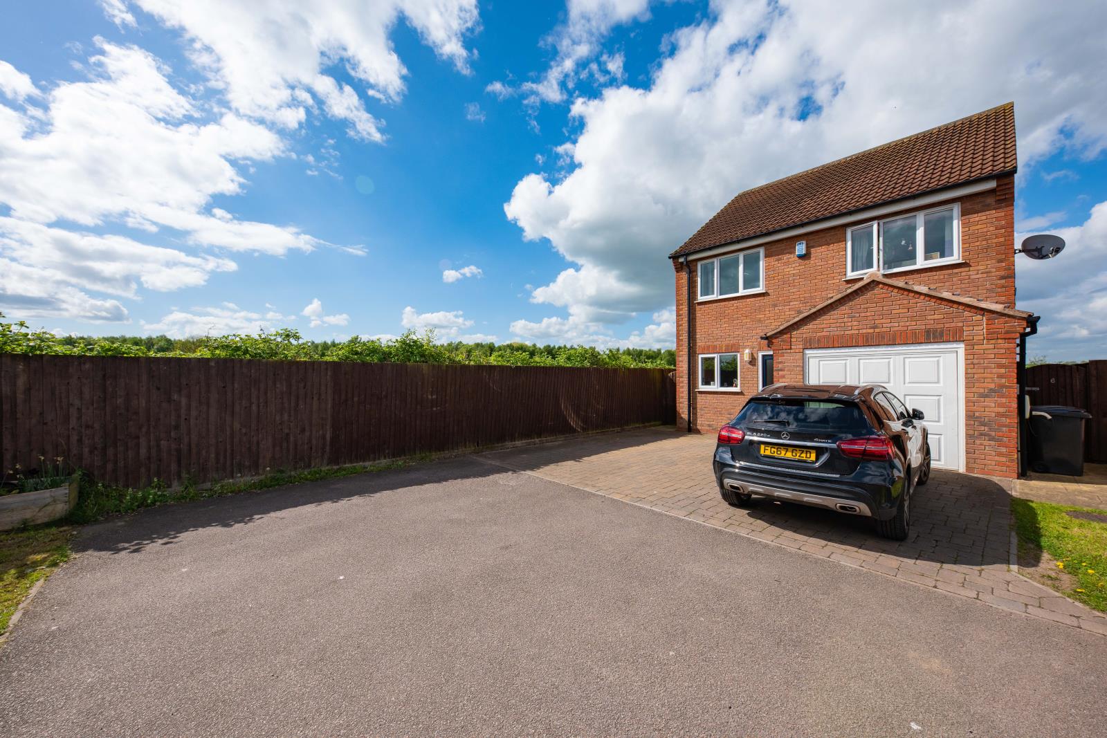 4 Bedroom Detached House Let in Nottingham, NG9