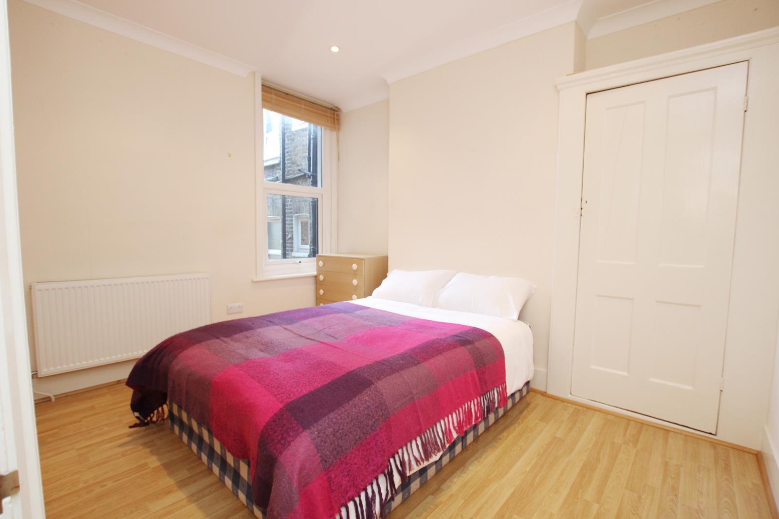 2 Bedroom Flat Let in London, SW11