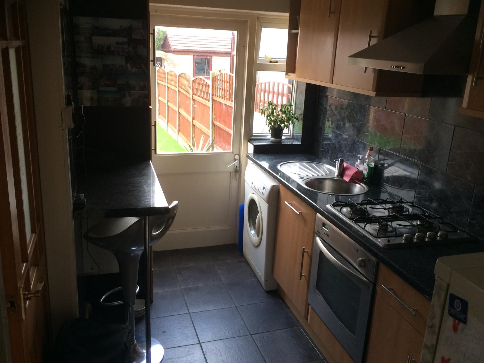 3 Bedroom Terraced House Let in Kingswinford, DY6