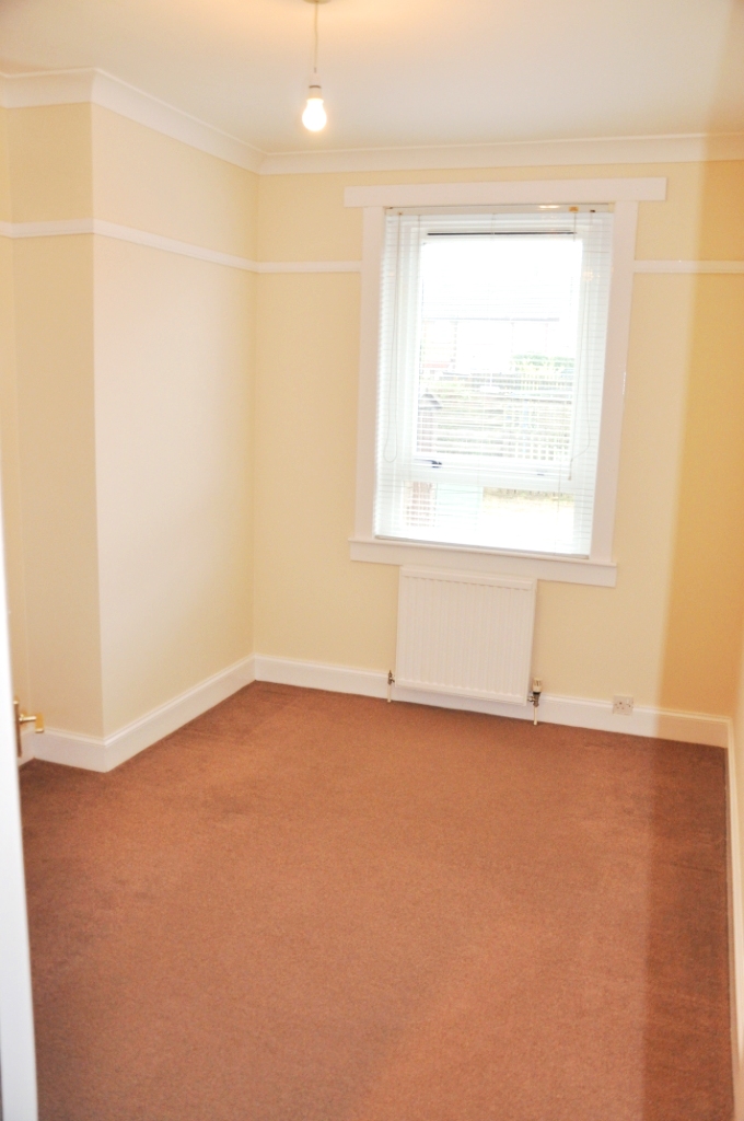 3 Bedroom Ground Floor Flat Let in Bathgate, EH47