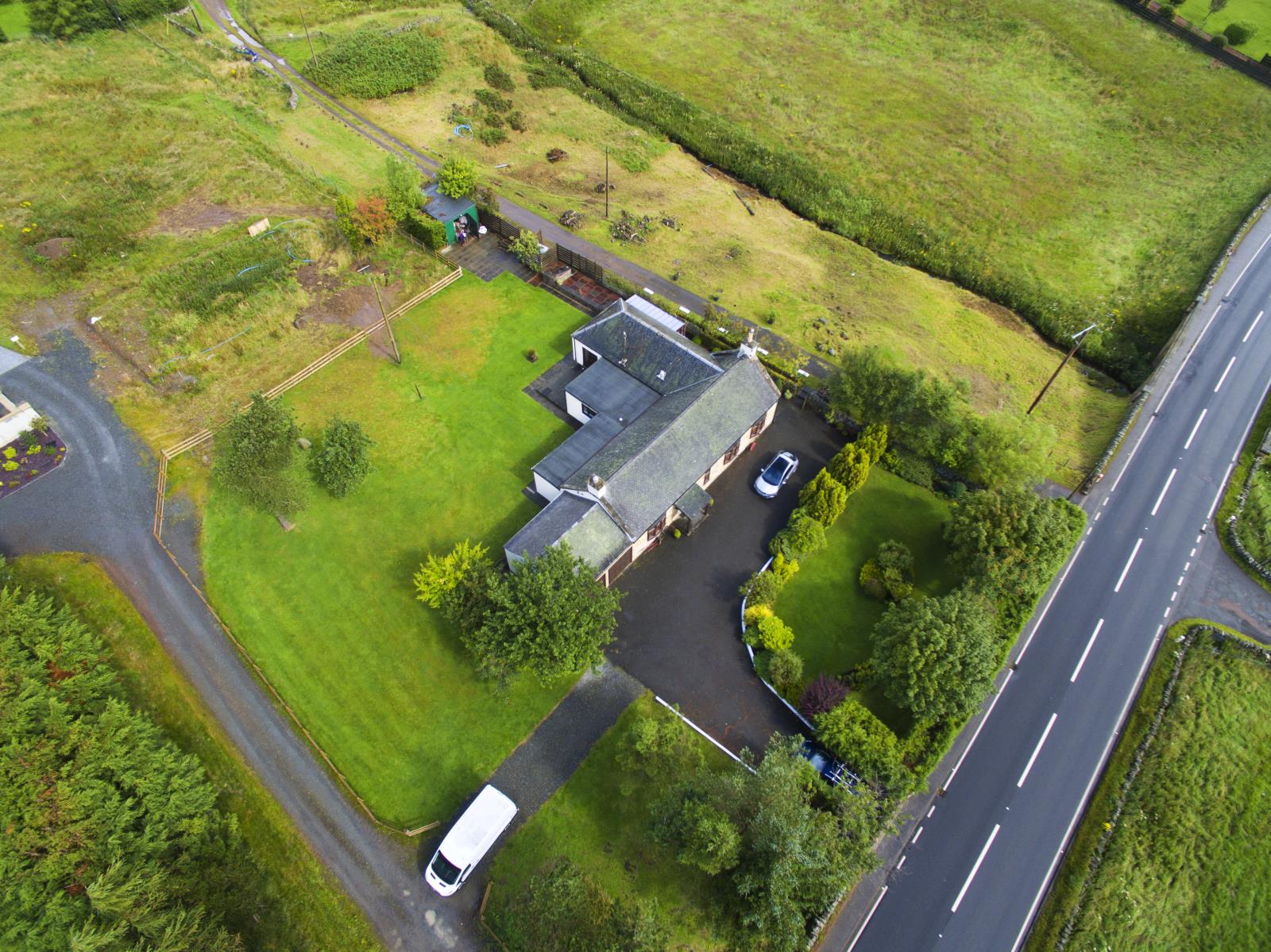 3 Bedroom Detached House Sold in Penicuik, EH26