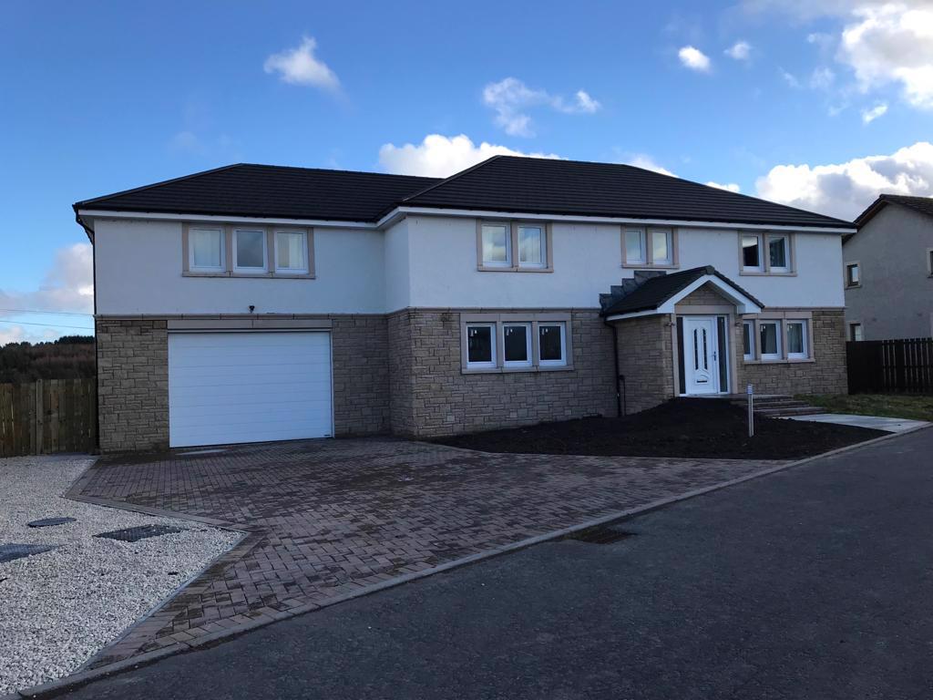 5 Bedroom Detached House Let in West Calder, EH55