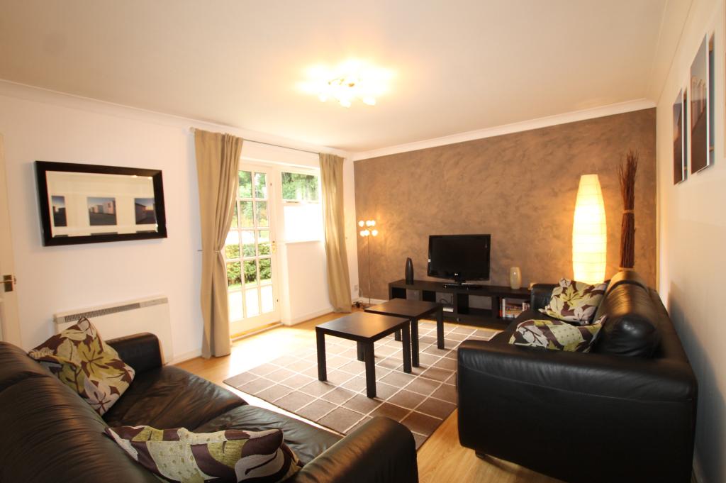 2 Bedroom Ground Floor Flat Let in Warrington, WA4