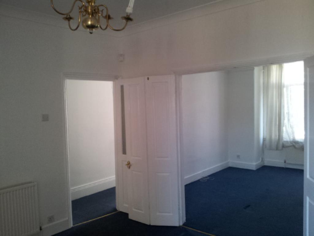 3 Bedroom Terraced House Sold in Southall, UB1